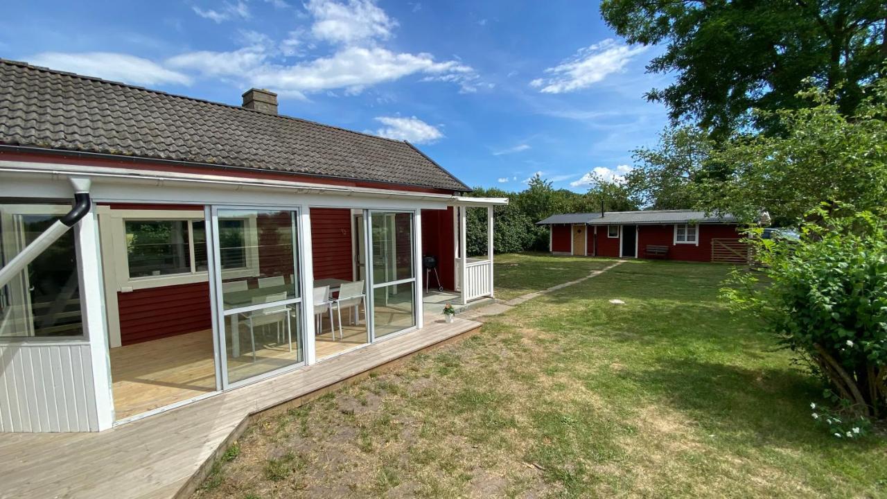 Charmig, Nyrenoverat Och Fullt Utrustad Stuga. Anpassad Foer Hundar, Naera Till Naturen Och Havet. Gangavstand Till Golfbana. カルマル エクステリア 写真